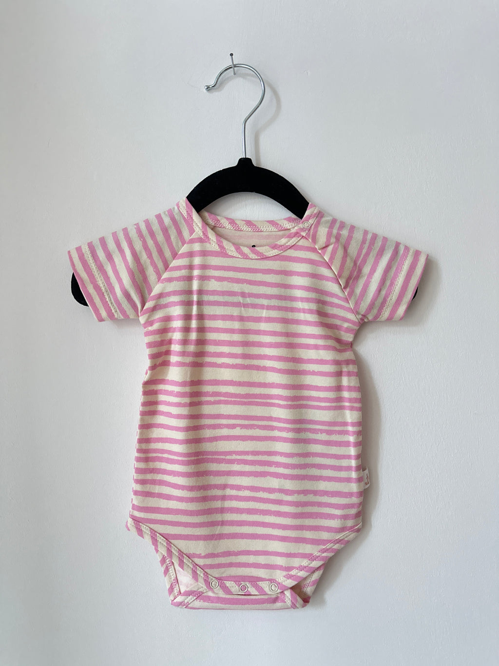 Shortsleeve Body // rose stripes // 0-3m // LAST ONE